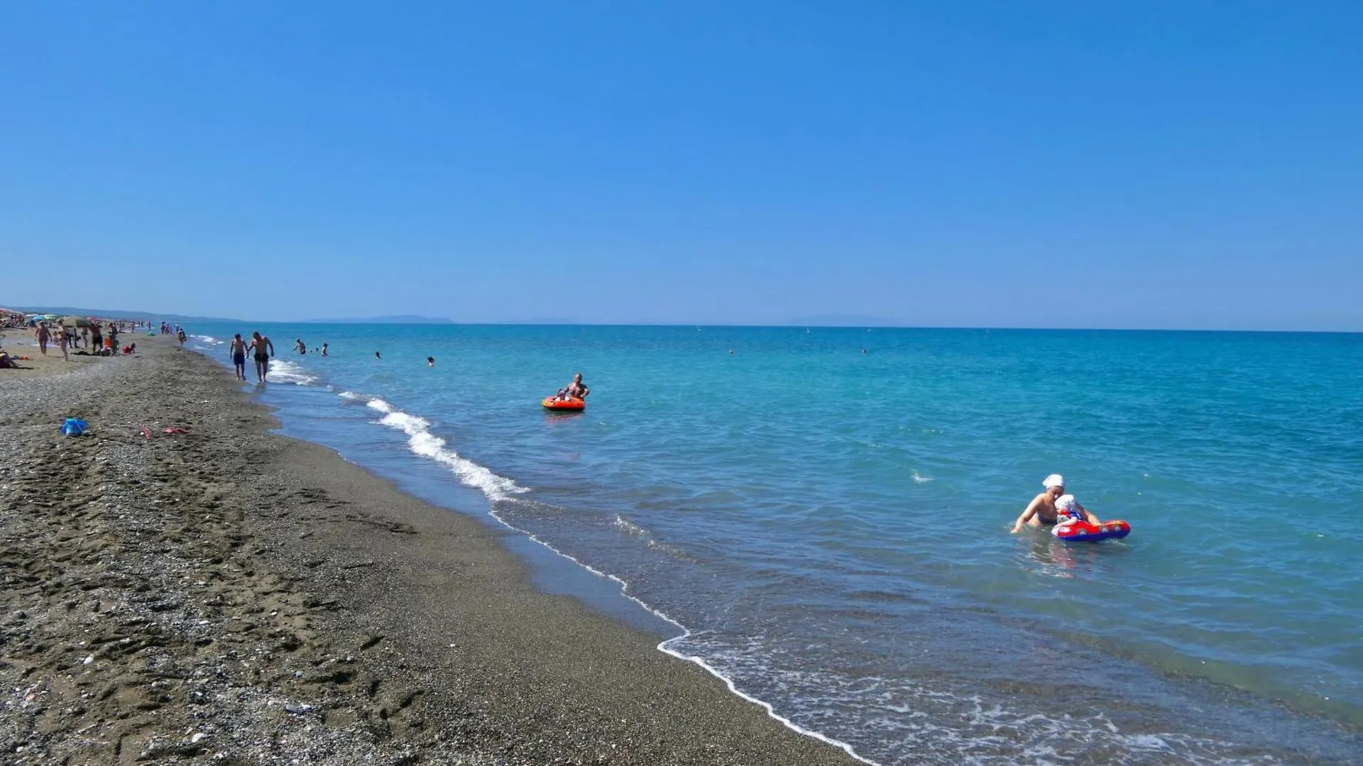 Isa-Holiday Homes In Marina Di Bibbona From 400 To 900 M From The Beach, Apartments 6 Beds With Private Outdoor Area