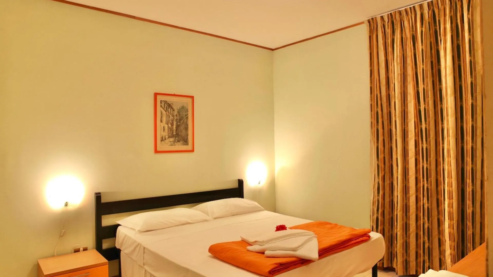 Isa-Holiday Homes In Marina Di Bibbona From 400 To 900 M From The Beach, Apartments 6 Beds With Private Outdoor Area